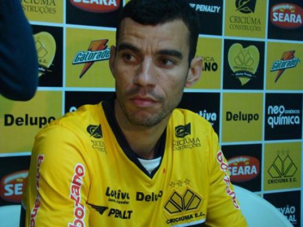 Meia Diogo Oliveira não vai mais para o Rio Branco - AC