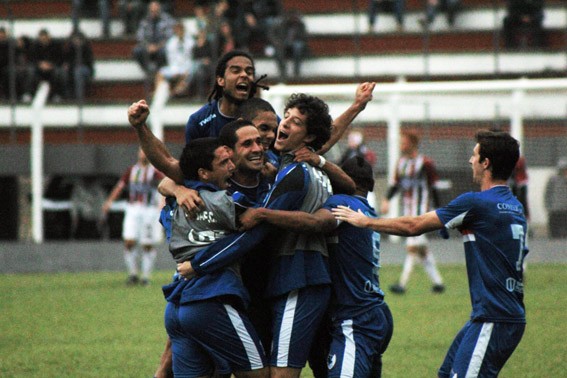 Mazinho fez o gol do empate heróico aos 44 da etapa final