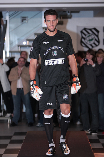 Goleiro Enderson pega Pênalti!