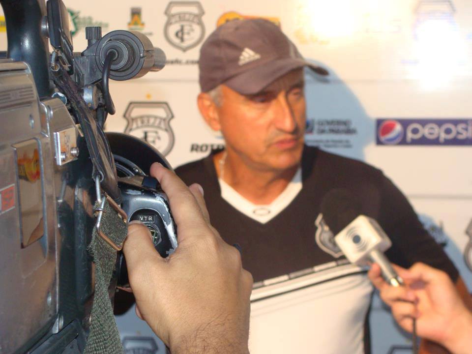 Luis Paulo Bustamante (Prep. Físico)