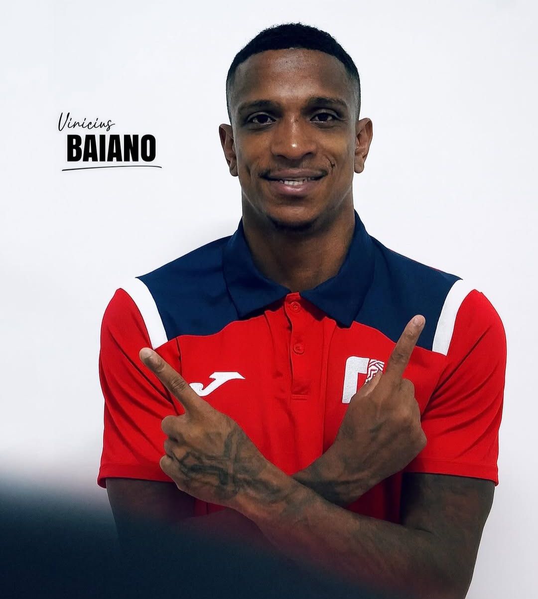 Negócio Internacional! Naxxar assina com Vinicius Baiano